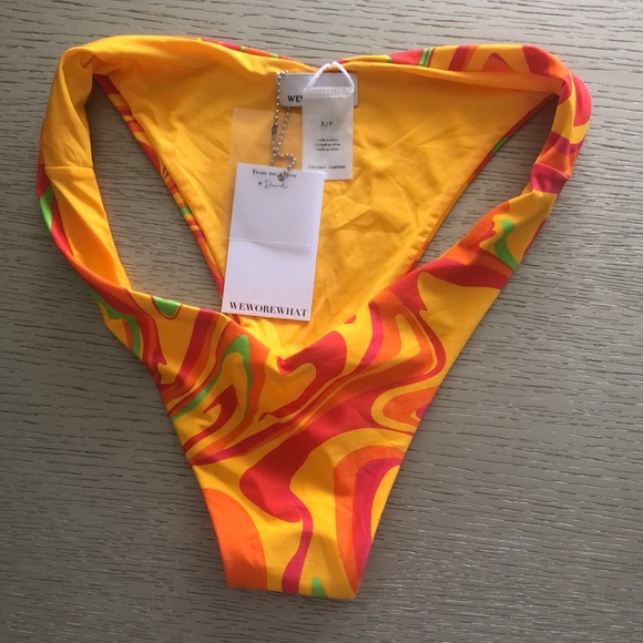 WeWoreWhat Delilah Paradise Marble Bikini Bottom Size S
listing-status-banner - Picture 2 of 5